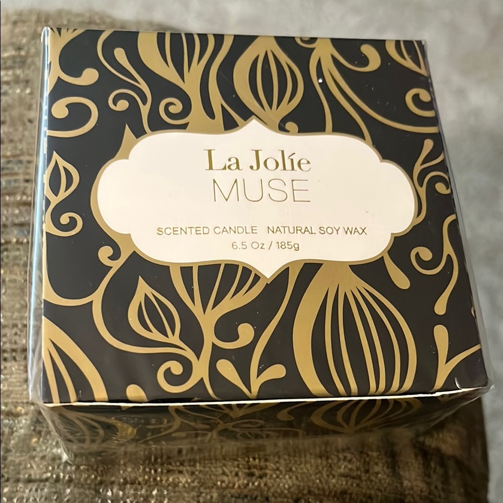 La Jolie Muse Scented Candle
